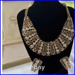 Napier Gold Tone Pearl Statement Necklace & Clip On Earrings Set Vintage withbox Napier Gold Tone Pearl Statement Necklace & Clip On Earrings Set Vintage withbox