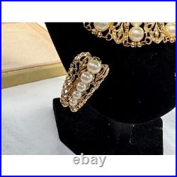 Napier Gold Tone Pearl Statement Necklace & Clip On Earrings Set Vintage withbox Napier Gold Tone Pearl Statement Necklace & Clip On Earrings Set Vintage withbox