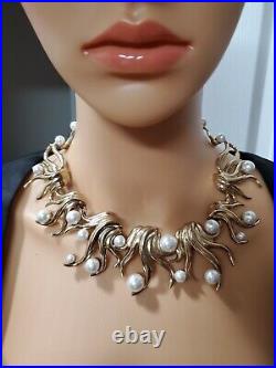 Oscar de la renta Gold Plated Faux Pearls Swirl Octopus necklace and Earring set