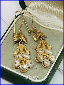 Pretty Pair of 22CT Gold Earrings Set With Genuine Pearls