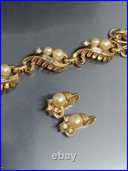 READ Trifari Set Gold Tone Leaf Faux Pearl Crystal Signed 13.75-15.5 Necklace