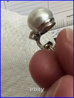 South Sea Pearls and large brilliant diamonds set in 18 kt Gold Clip-on earrings