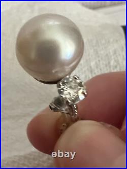 South Sea Pearls and large brilliant diamonds set in 18 kt Gold Clip-on earrings