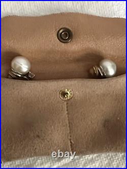South Sea Pearls and large brilliant diamonds set in 18 kt Gold Clip-on earrings