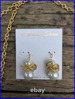 Susan Shaw Set 24k Gold Pearl Oyster Necklace And 24k Pearl Earings