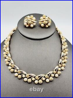 TRIFARI 1950s Vintage GOLD PLATED Necklace & Earrings SET faux Pearl