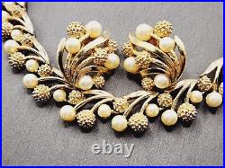 TRIFARI 1950s Vintage GOLD PLATED Necklace & Earrings SET faux Pearl