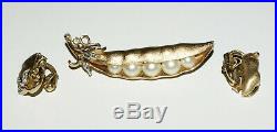 Trifari Faux Pearl Peas In A Pod Gold Tone Vintage Brooch and Matching Earrings