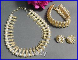 Trifari Jewellery Set Necklace Bracelet & Earrings Gold Tone & Pearls Signed SAM