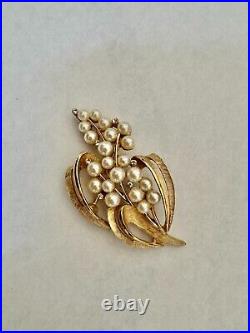 Trifari Vintage Pearl, Rhinestone, & Gold Brooch & Earring Set