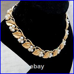 Vintage 60s Trifari Brushed Gold Set Necklace Bracelet Brooch