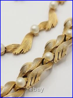 Vintage CROWN TRIFARI Gold Rone Faux Pearl Necklace Bracelet Earrings Set Signed Vintage CROWN TRIFARI Gold Rone Faux Pearl Necklace Bracelet Earrings Set Signed