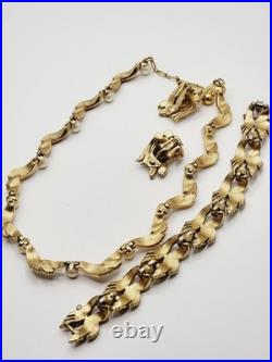 Vintage CROWN TRIFARI Gold Rone Faux Pearl Necklace Bracelet Earrings Set Signed Vintage CROWN TRIFARI Gold Rone Faux Pearl Necklace Bracelet Earrings Set Signed