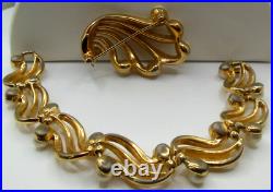 Vintage CROWN TRIFARI Gold-tone Faux Pearl Bracelet & Brooch Set