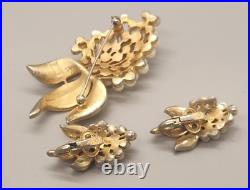 Vintage Crown Trifari Gold Tone Faux Pearl Brooch Earrings Set Grape Cluster
