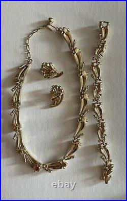 Vintage Crown Trifari Jewelry Set Signed Collectable Faux Pearl Gold Tone
