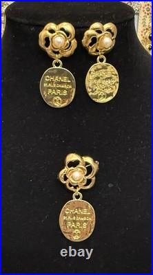 Vintage Modern Twist Pearl Gold Tone Jewelry Set