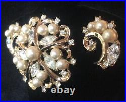 Vintage TRIFARI Alfred Philippe 1952 Gold Tone R/S Faux Pearl Brooch & Earrings