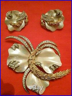 Vintage Trifari'Alfred Philippe' Gold and Mother of Pearl Triple Shells Set
