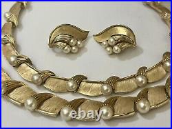 Vintage Trifari SET Parure Necklace Bracelet Earrings Signed Lot Faux Pearl 3pc