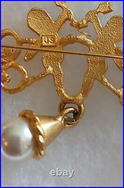 Vintage signed J S Cherub brooch earrings set putti matte gold faux pearl