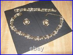 Vtg CROWN TRIFARI Faux Pearl Rhinestone Gold Toned Necklace Bracelet Earring Set