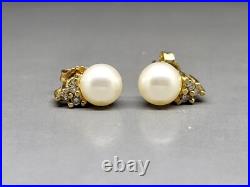Womans 10K Yellow Gold 5MM Pearl & Diamond Stud Earrings & Pearl Pendant Set Womans 10K Yellow Gold 5MM Pearl & Diamond Stud Earrings & Pearl Pendant Set
