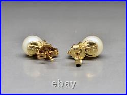 Womans 10K Yellow Gold 5MM Pearl & Diamond Stud Earrings & Pearl Pendant Set Womans 10K Yellow Gold 5MM Pearl & Diamond Stud Earrings & Pearl Pendant Set