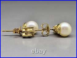 Womans 10K Yellow Gold 5MM Pearl & Diamond Stud Earrings & Pearl Pendant Set Womans 10K Yellow Gold 5MM Pearl & Diamond Stud Earrings & Pearl Pendant Set