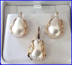 Women's 14K Gold Pearl And Diamond Earring And Pendant Set