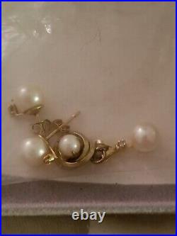 Zales 14 Kt Gold Pearl And Diamond Earring Pendant Set